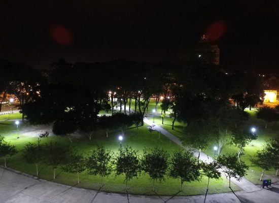 Iluminación-Plaza-25-de-Mayo-2